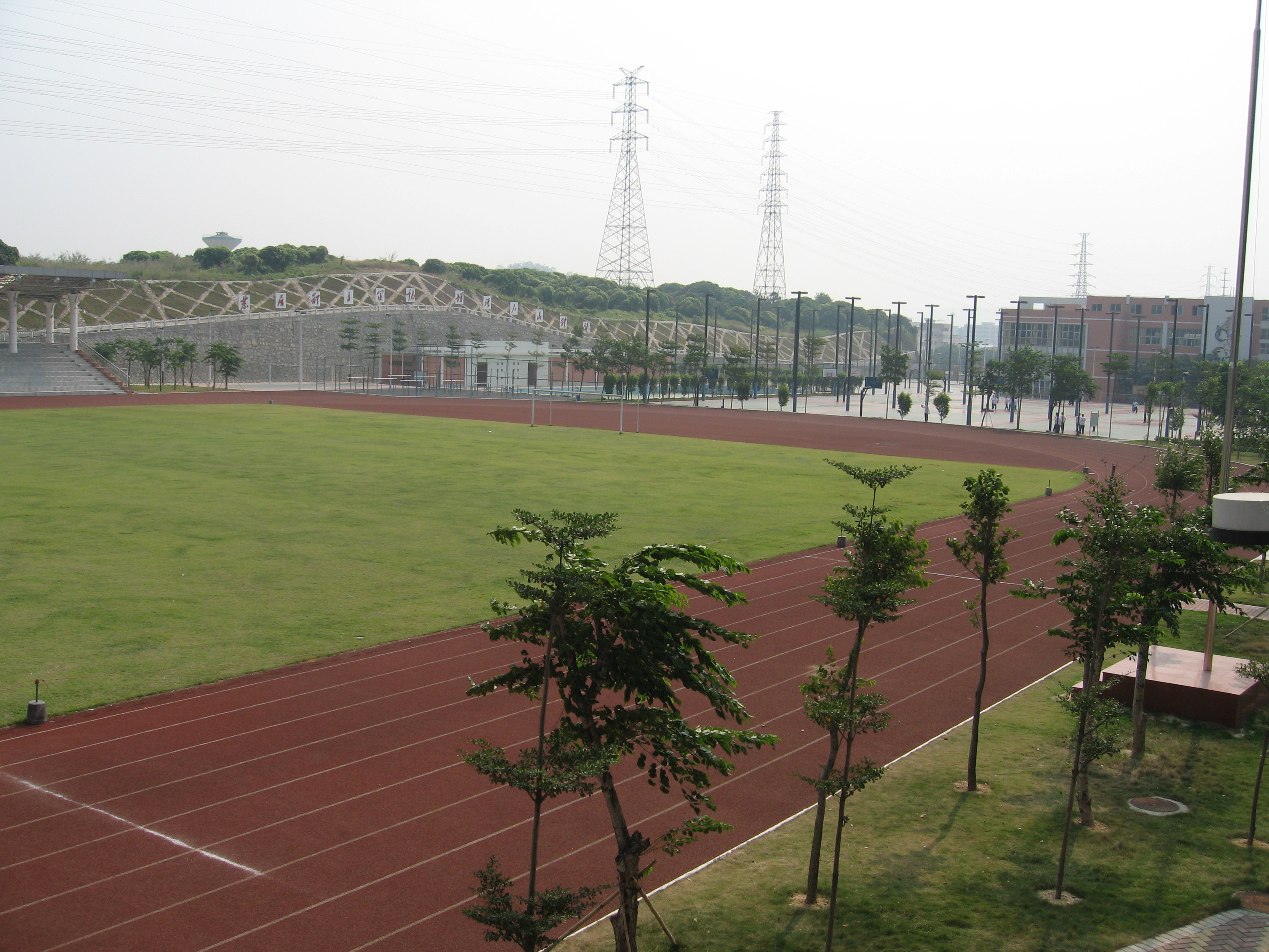 由台實公司承建的廣州市二中(zhōng)學體(tǐ)育場跑道工(gōng)程IMG_4298.JPG